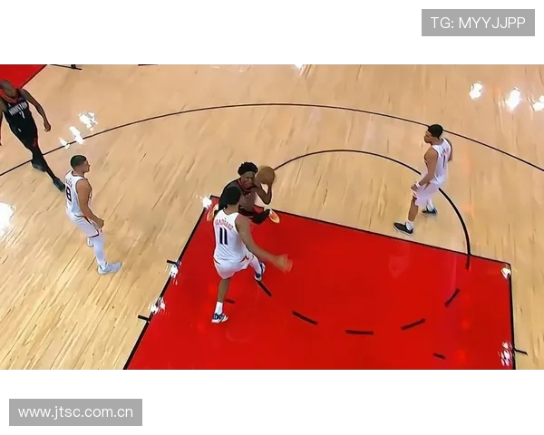 亚历山大迎着阿门强突上篮打成2+1点燃比赛首分雷霆火箭对决